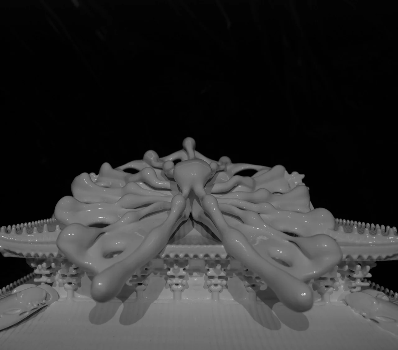 o0o-0 sculptural detail